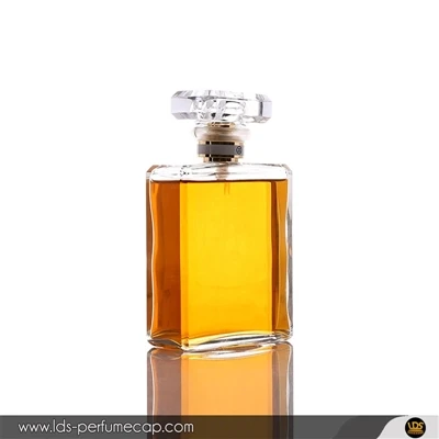 هل هناك سبب لتغير لون العطر؟
